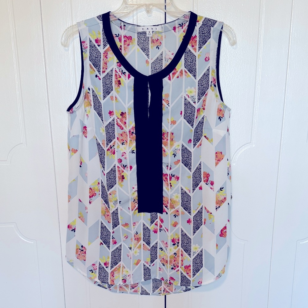 CAbi Grosgrain Floral Geometric Chevron Print Sleeveless Blouse, size S